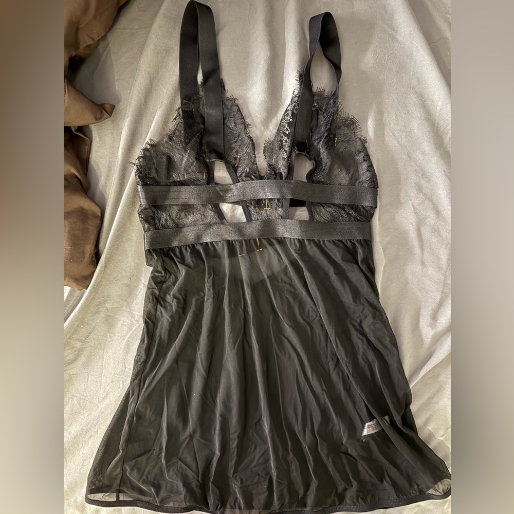 Elegant Black Lace Chemise